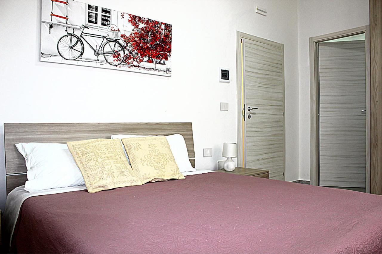 La Casa Di Francesco Hotell Putifigari Exteriör bild